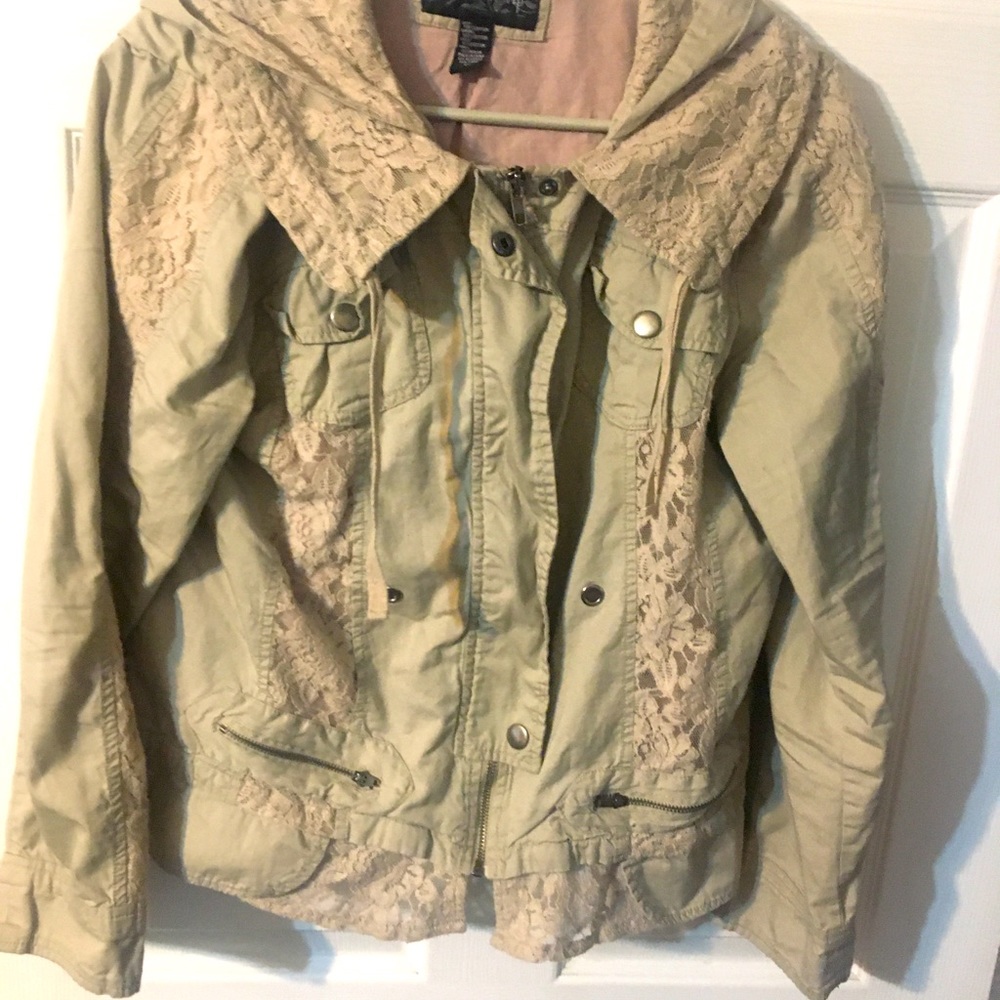 Light weight jacket
